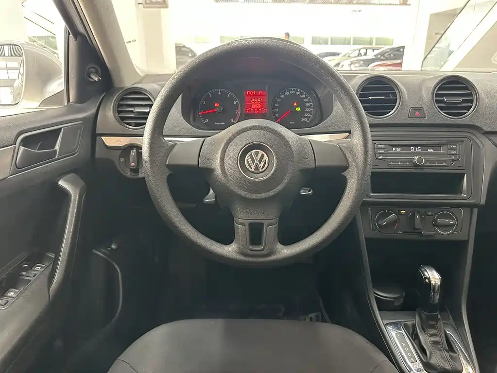 Volkswagen Jetta 2015 — фото 14