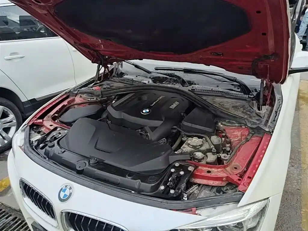 BMW 3 Series 2018 — фото 20