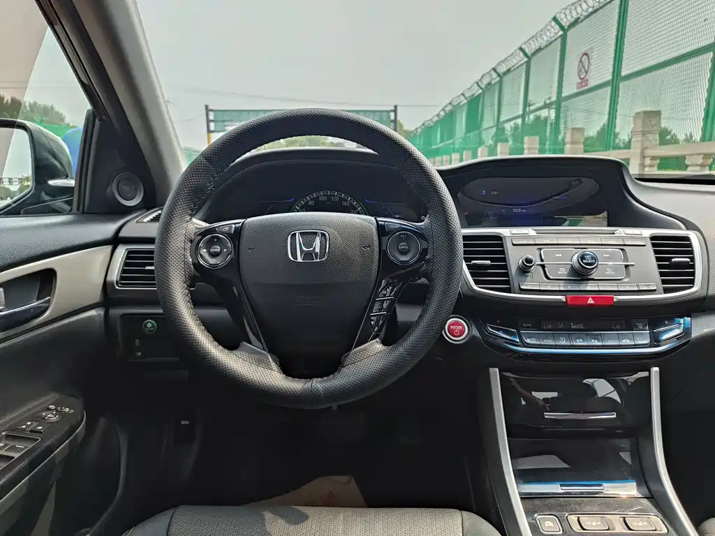 Honda Accord 2017 — фото 12