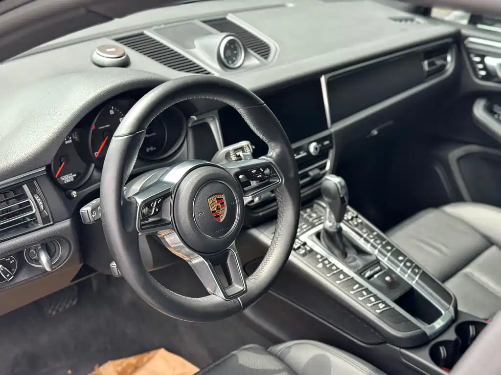 Porsche Macan 2019 — фото 9