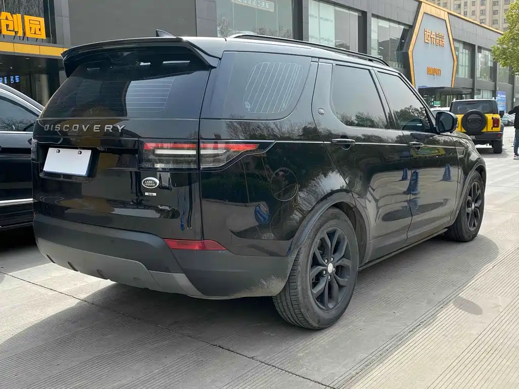 Land Rover Discovery 2018 — фото 7