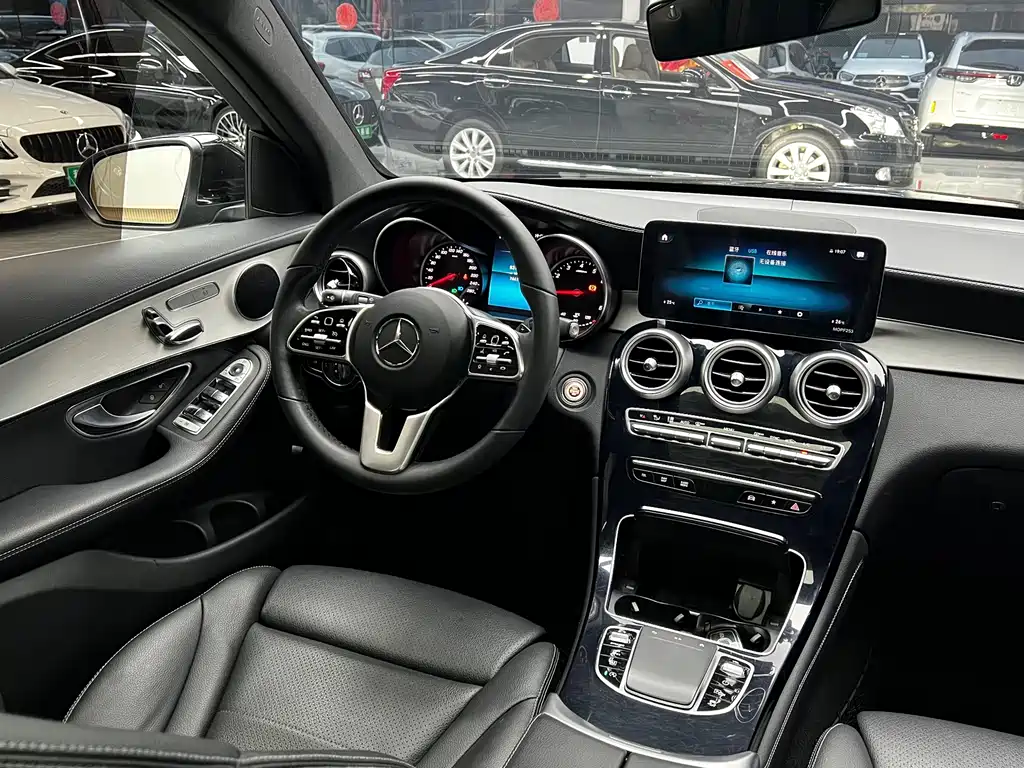 Mercedes-Benz GLC 2020 — фото 23
