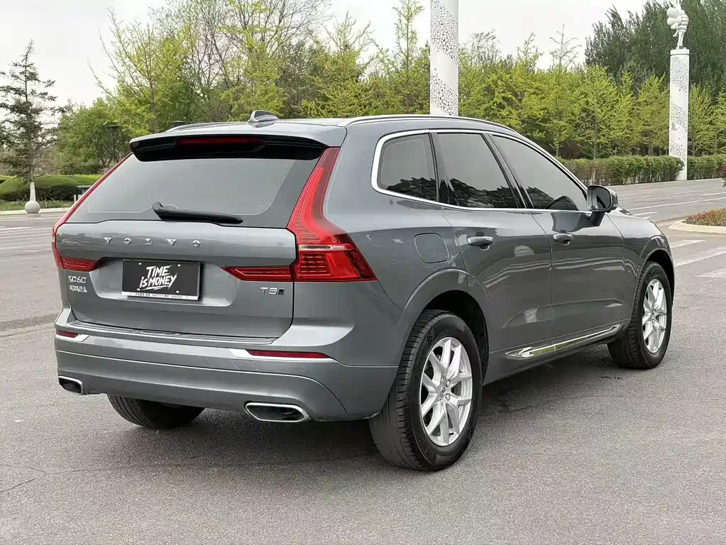 Volvo XC60 2021 — фото 9