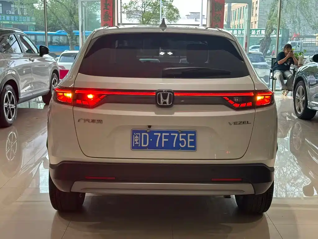 Honda Vezel 2024 — фото 4