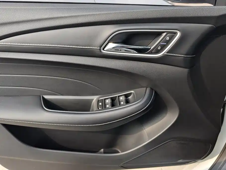 Roewe i5 2019