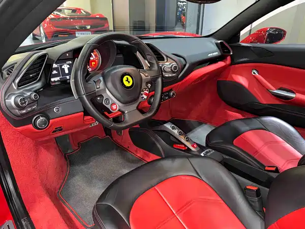Ferrari 488 2016