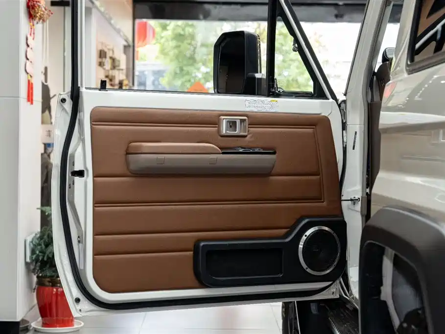 Toyota Land Cruiser 2024 — фото 11