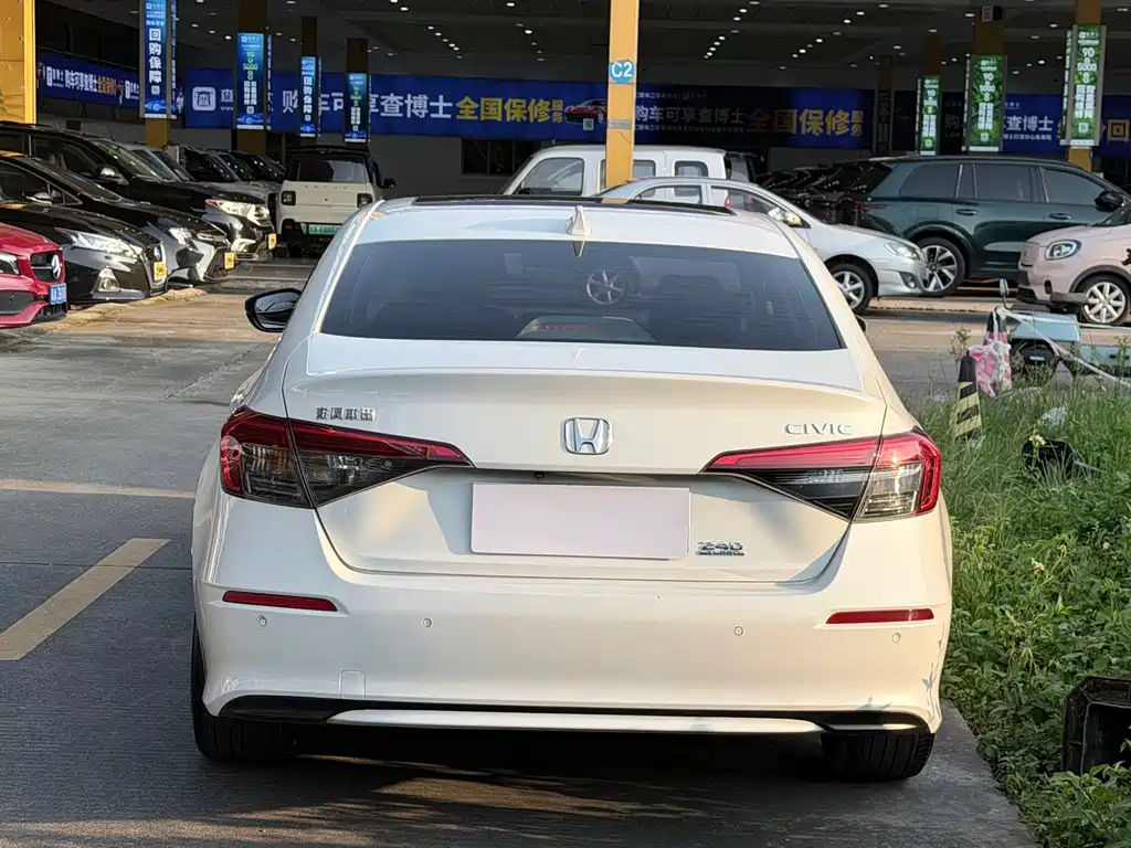 Honda Civic 2022 — фото 13