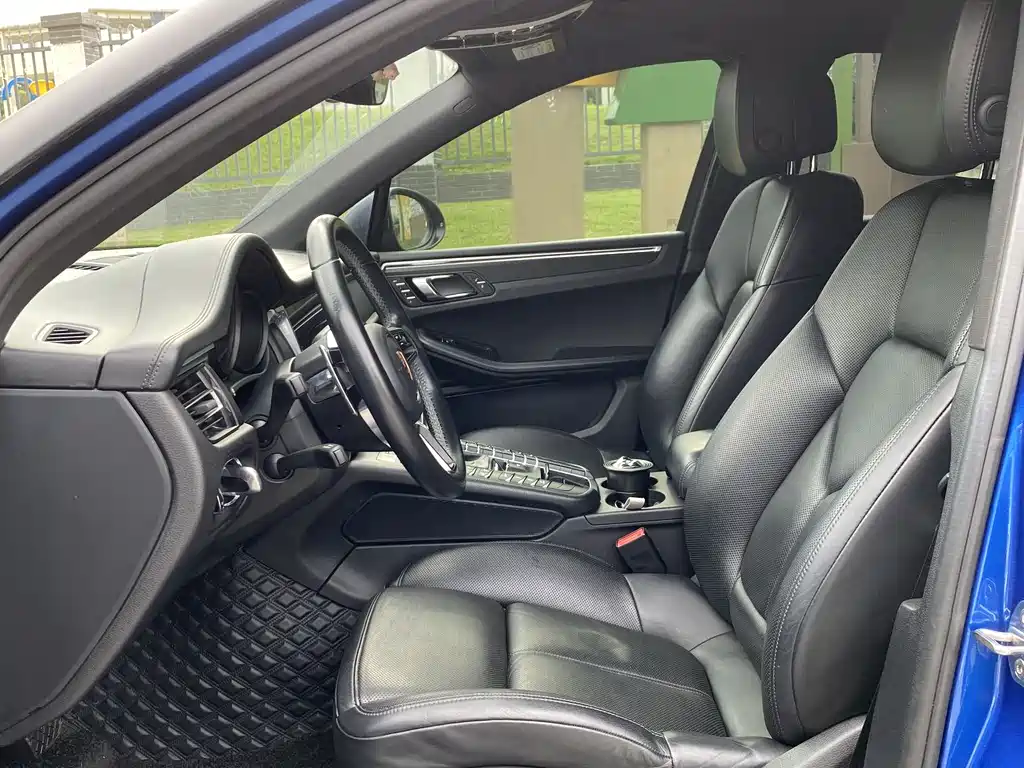 Porsche Macan 2019 — фото 11