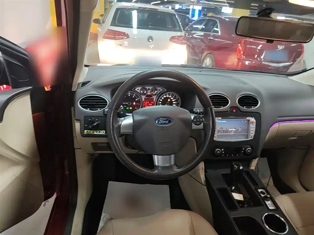 Ford Focus 2015 — фото 11