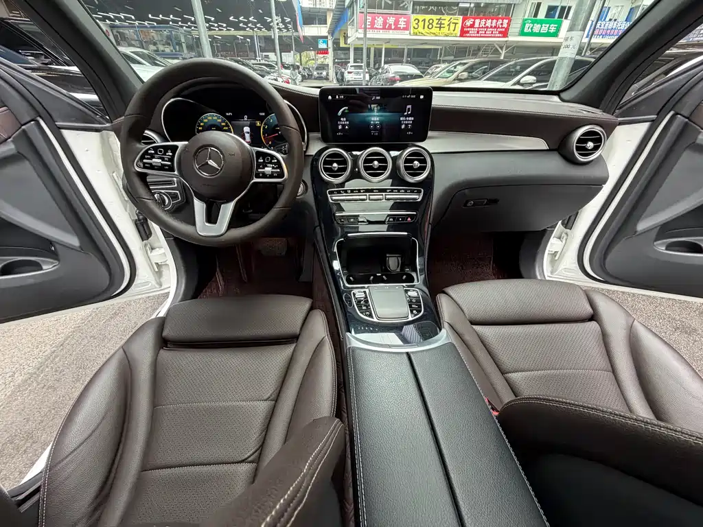 Mercedes-Benz GLC 2020 — фото 21