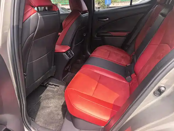 Lexus UX 2019