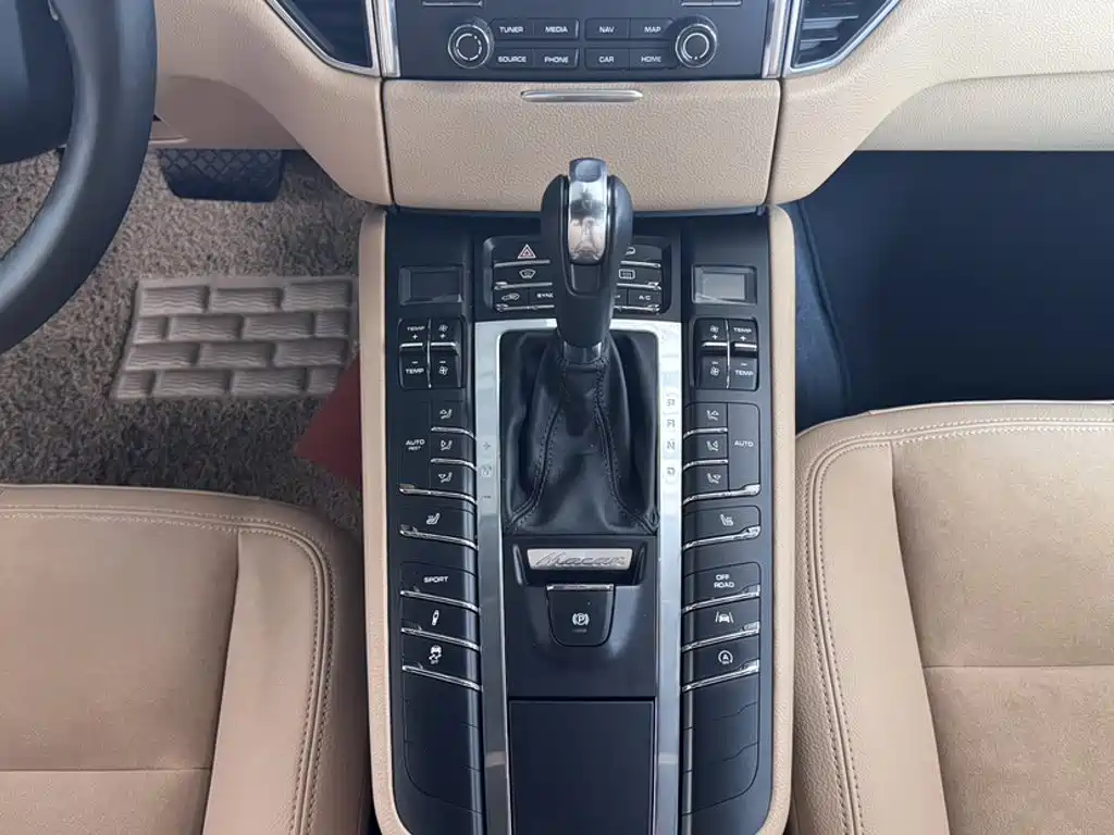 Porsche Macan 2016 — фото 10