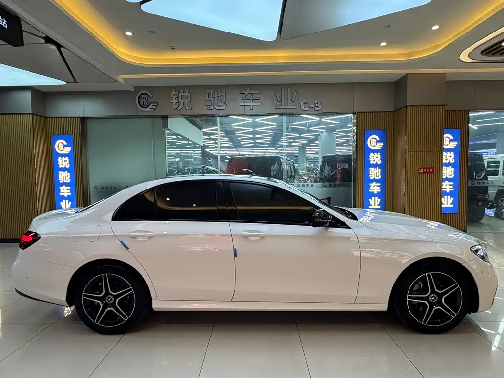 Mercedes-Benz E-Class 2022
