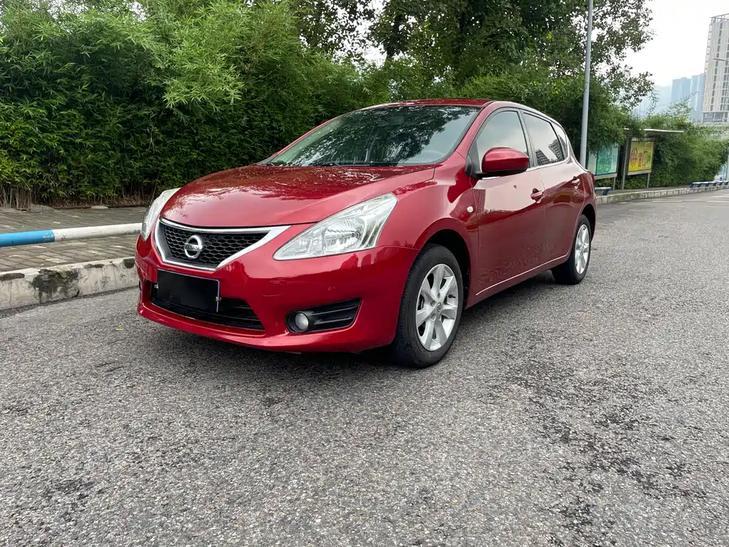 Nissan Tiida 2014