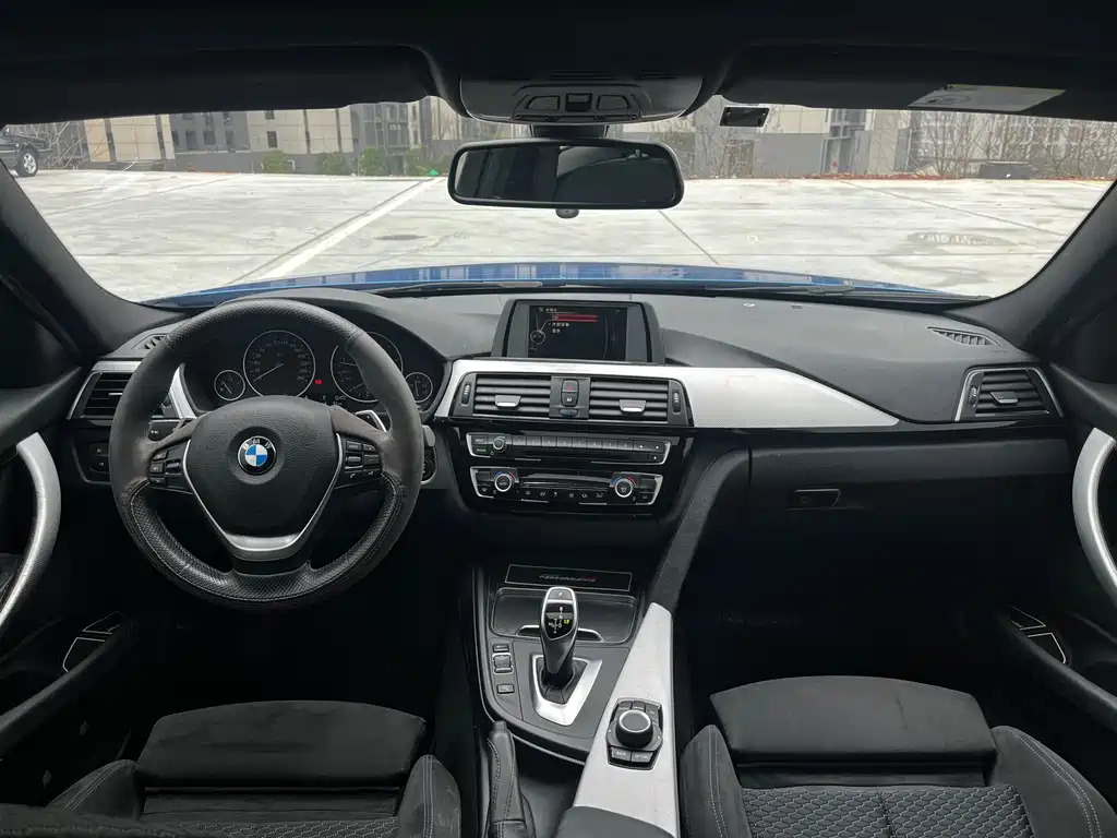 BMW 3 Series 2017 — фото 11