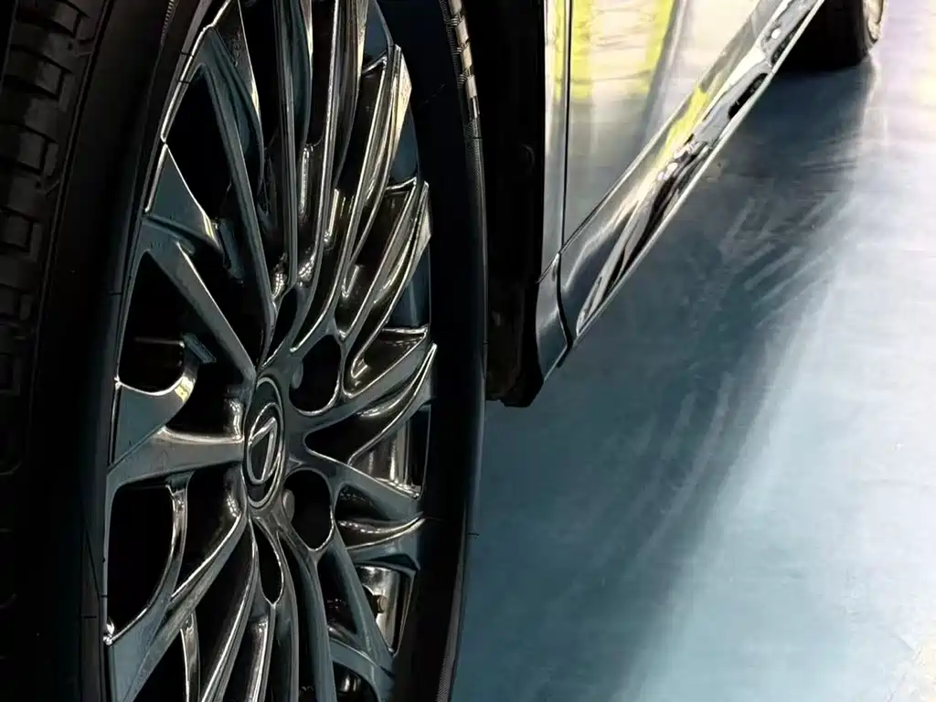 Lexus LM 2021 — фото 12