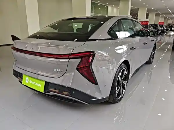 Hongqi EH7 2024