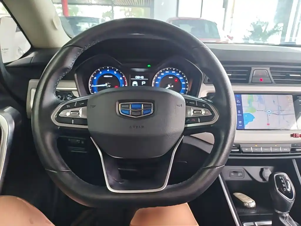 Geely Vision X3 2020 — фото 11
