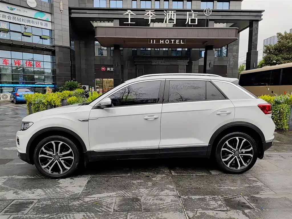Volkswagen T-Roc 2021 — фото 3