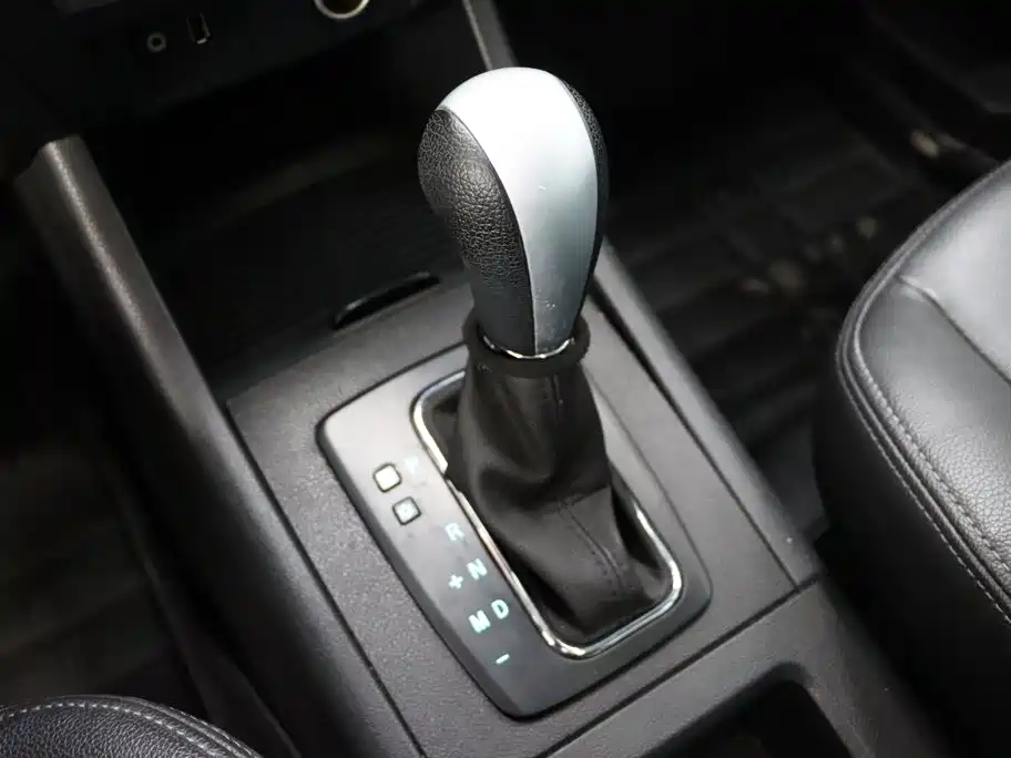 BAIC Shenbao X65 2015 — фото 16