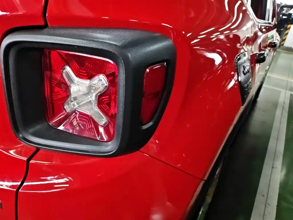 Jeep Renegade 2018 — фото 24