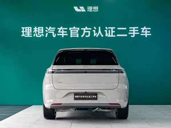 Li Auto L6 2025