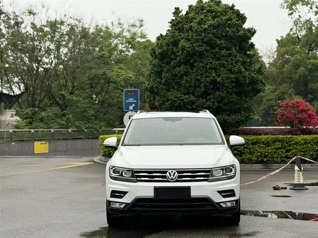 Volkswagen Tiguan L 2020 — фото 2