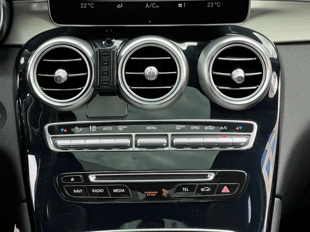 Mercedes-Benz GLC AMG 2018 — фото 19
