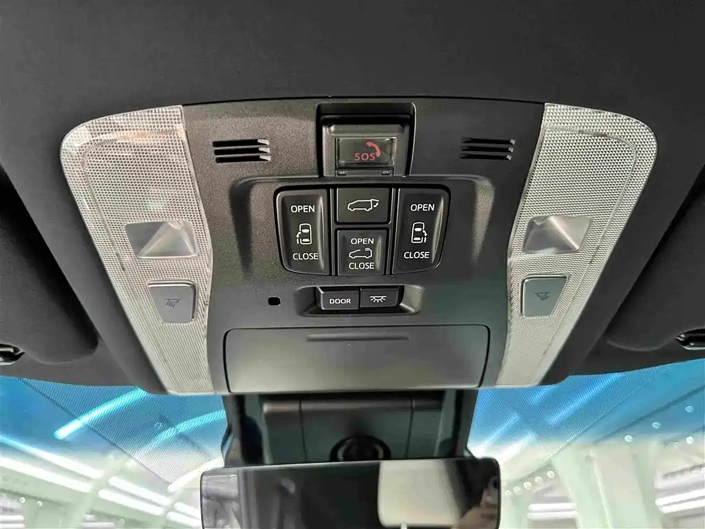 Lexus LM 2022 — фото 14