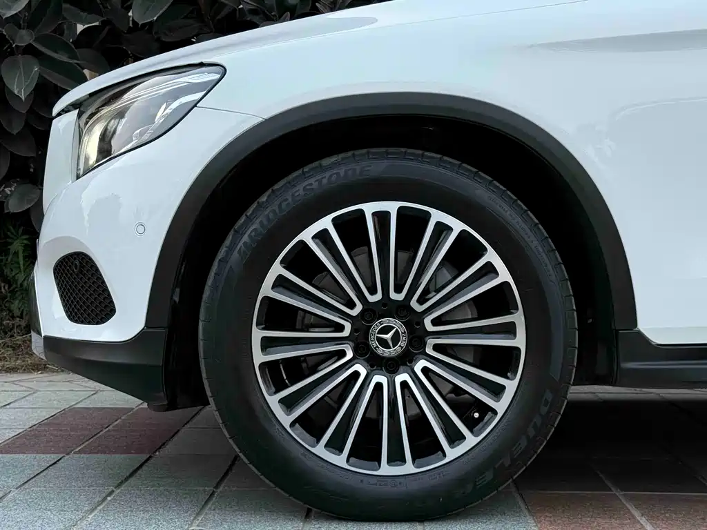 Mercedes-Benz GLC 2019 — фото 23