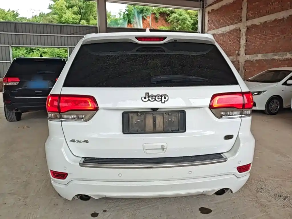 Jeep Grand Cherokee 2016
