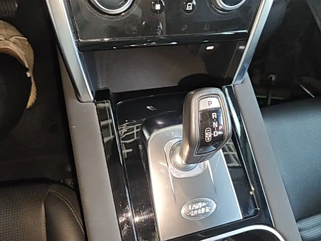 Land Rover Discovery Sport 2020 — фото 14