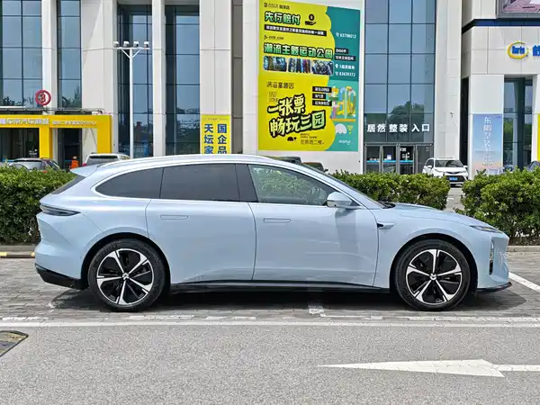 NIO ET5T 2025