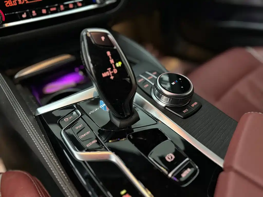 BMW 5 Series 2022 — фото 10