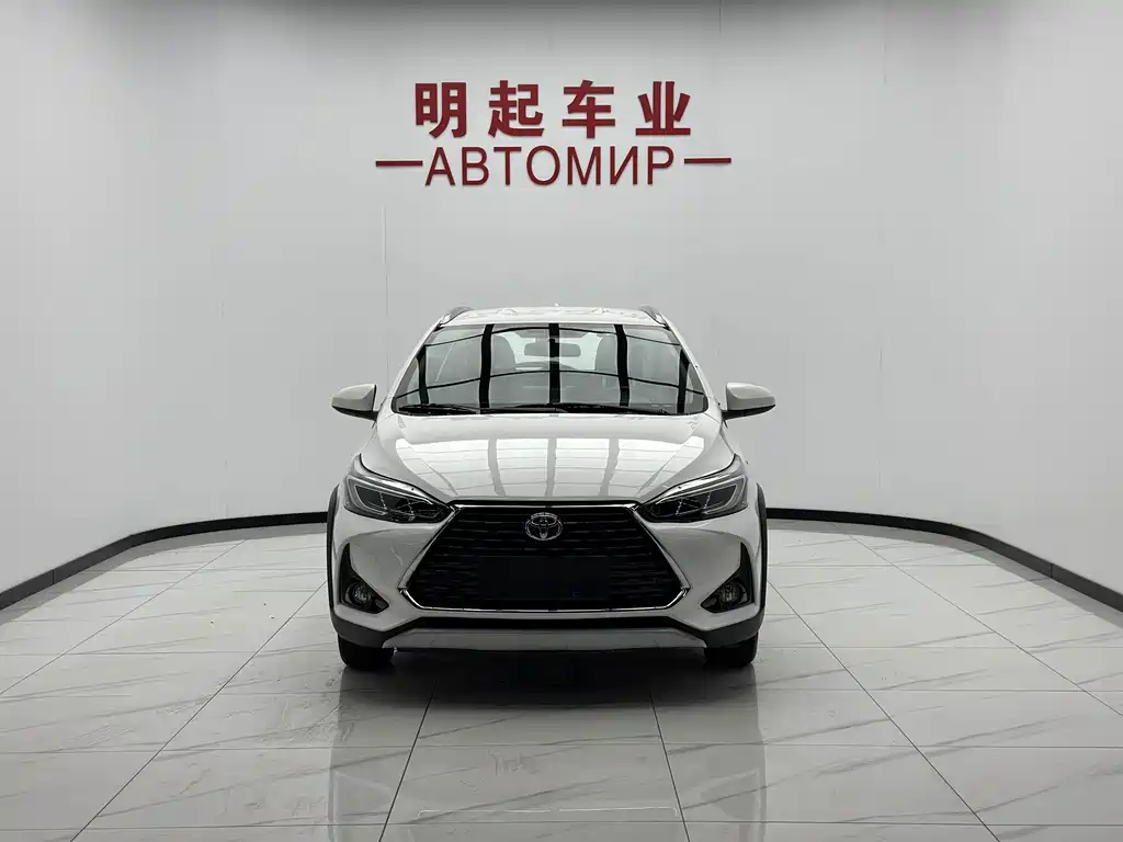 Toyota Yaris L 2023