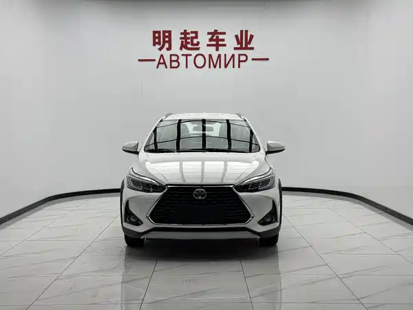 Toyota Yaris L 2023