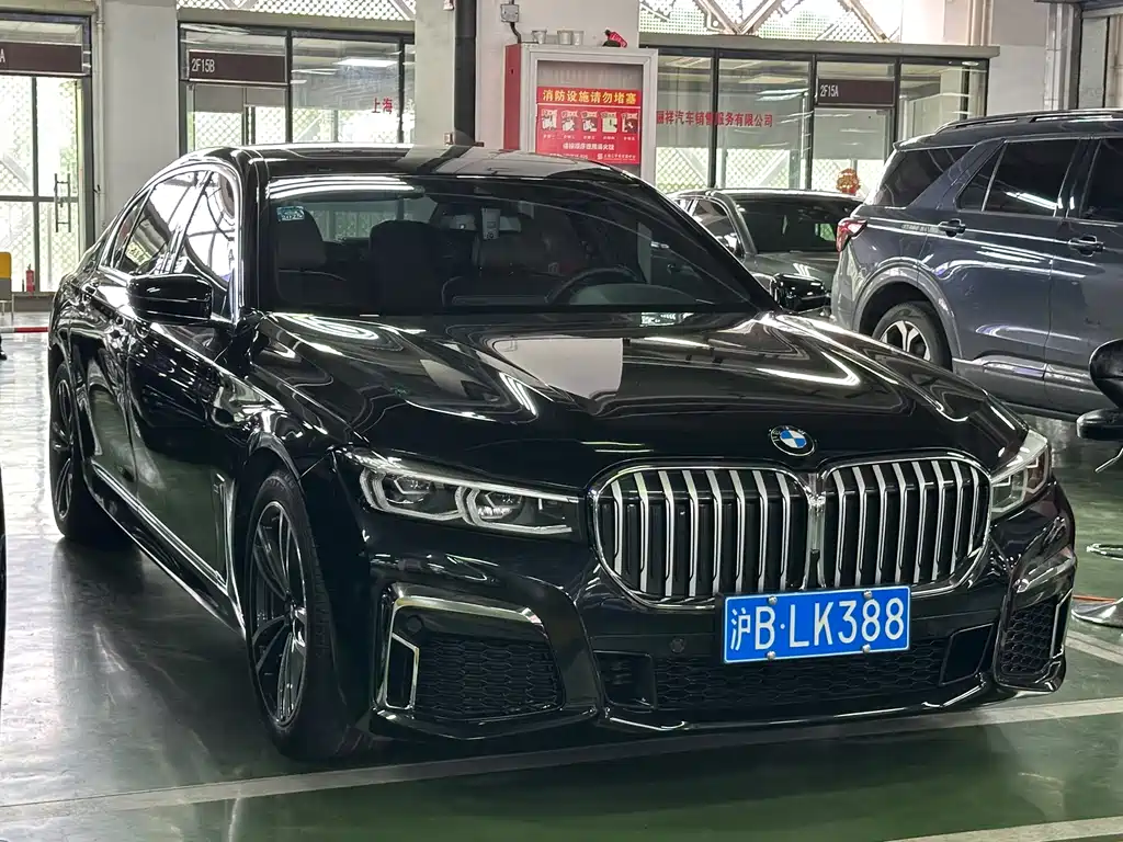 BMW 7 Series 2021 — фото 16