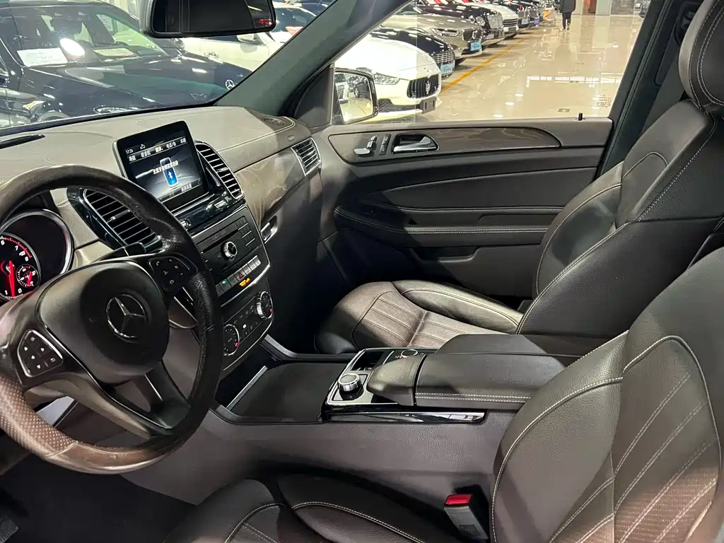 Mercedes-Benz GLE 2017 — фото 15
