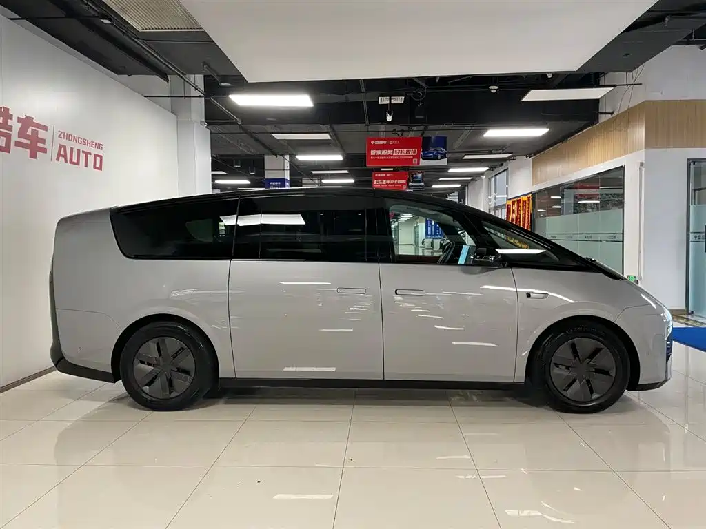 Li Auto Li MEGA 2024