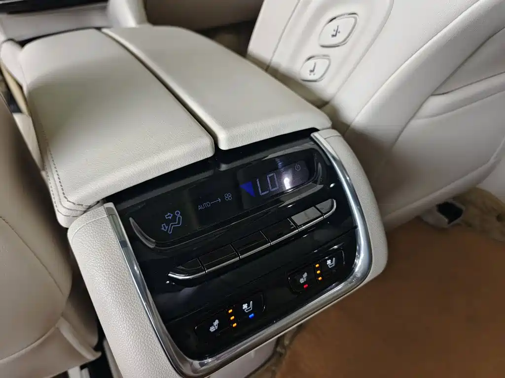 Buick Enclave 2020 — фото 17