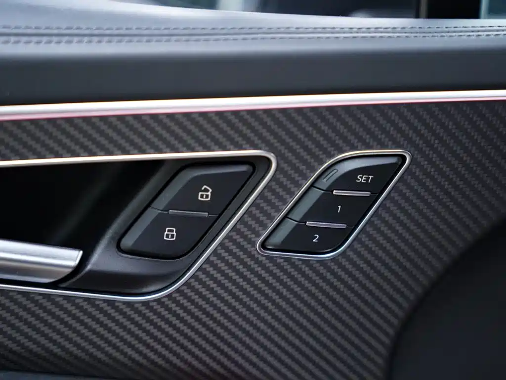 Audi SQ7 2024 — фото 32