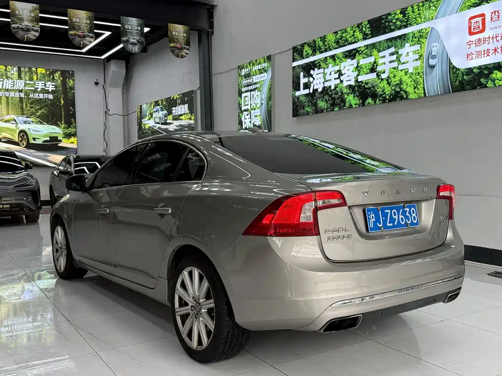 Volvo S60 Plug-In Hybrid 2016 — фото 8