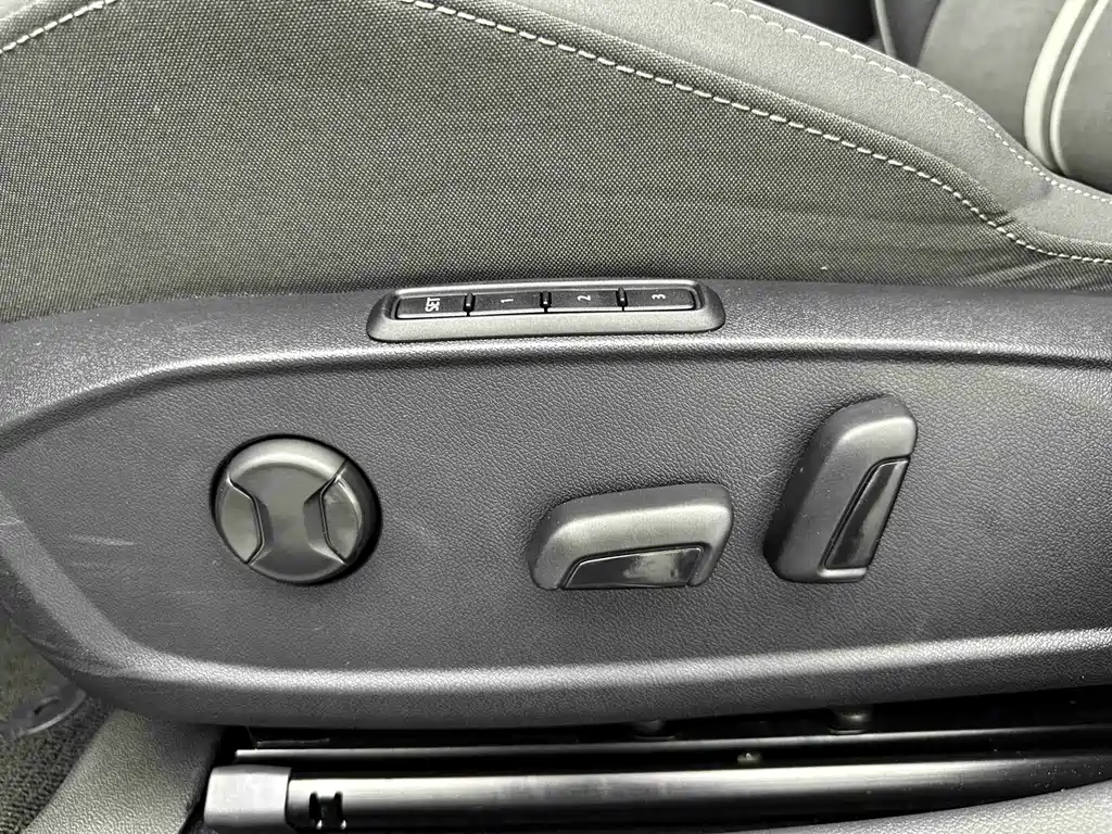 Volkswagen Golf 2022 — фото 11