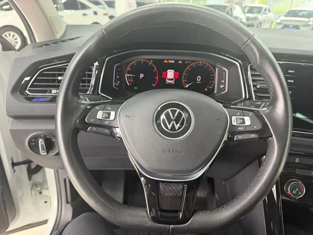 Volkswagen T-Roc 2022 — фото 10