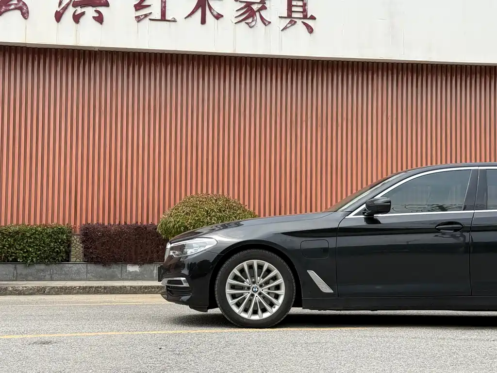 BMW 5 Series New Energy 2020 — фото 3