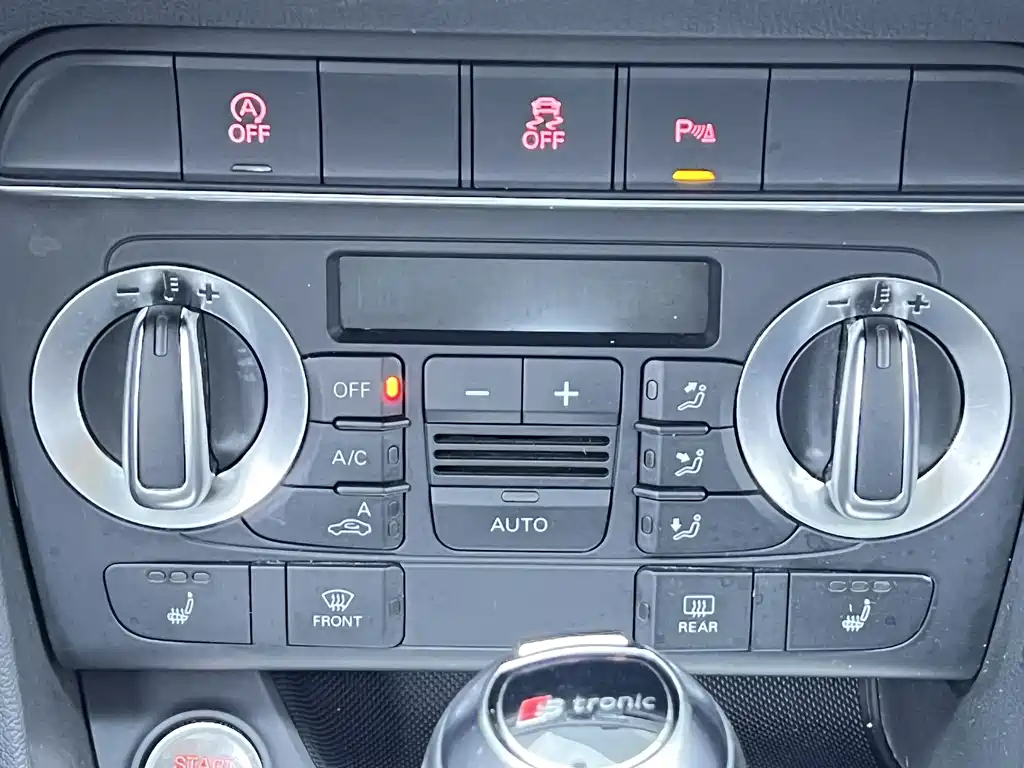 Audi Q3 2014 — фото 26