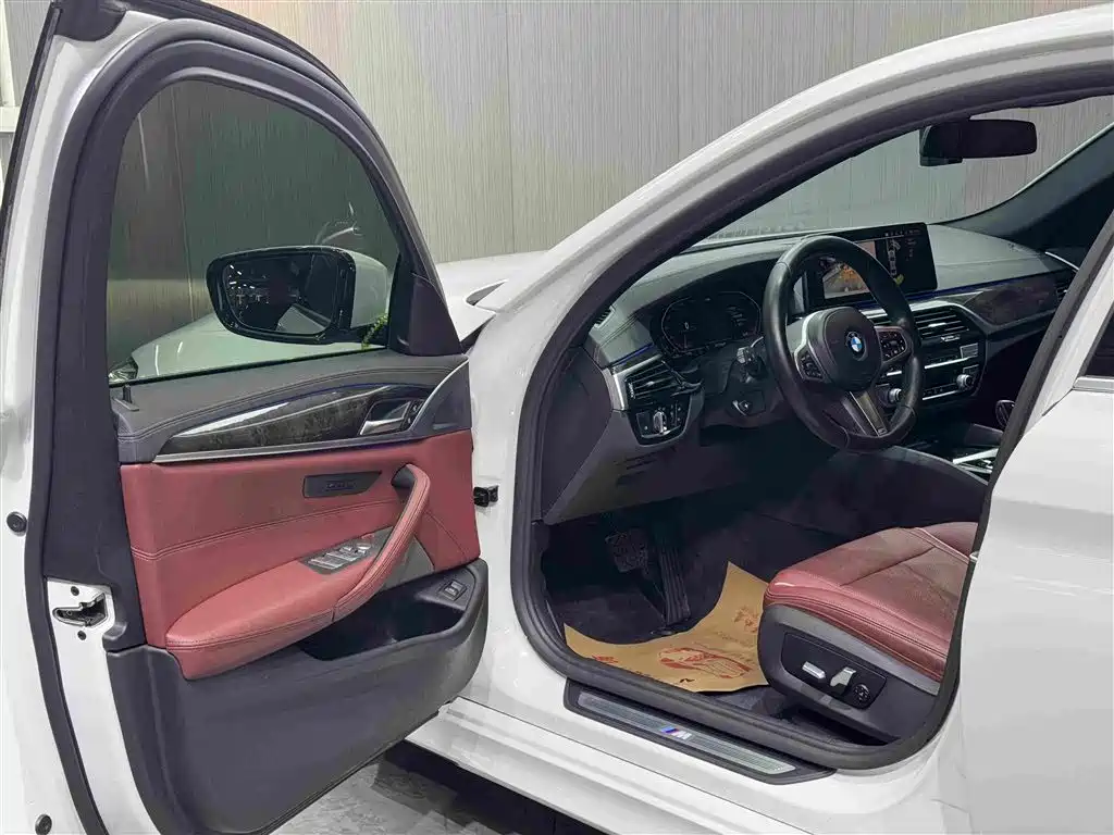 BMW 5 Series 2022