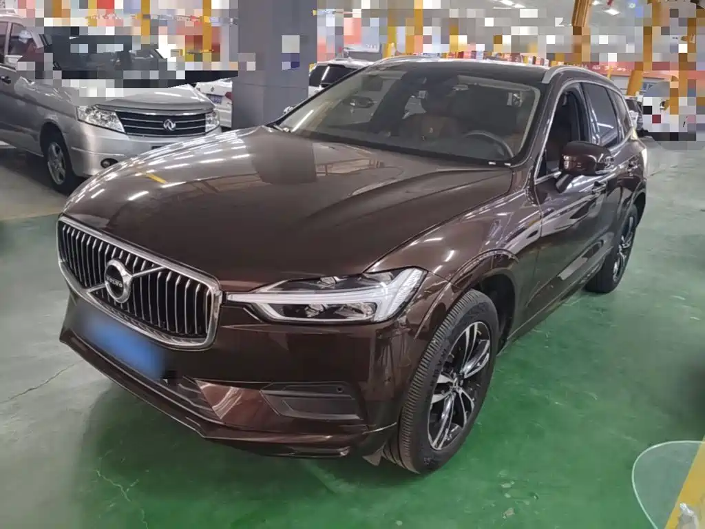 Volvo XC60 2018 — фото 1