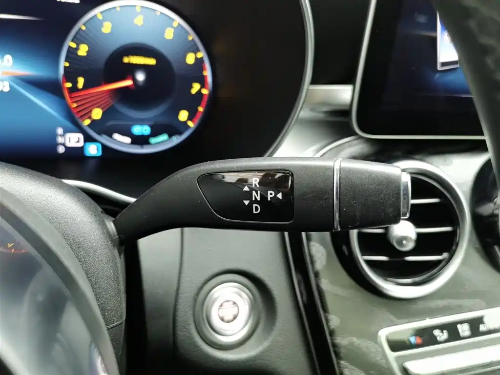 Mercedes-Benz C-Class 2019 — фото 13